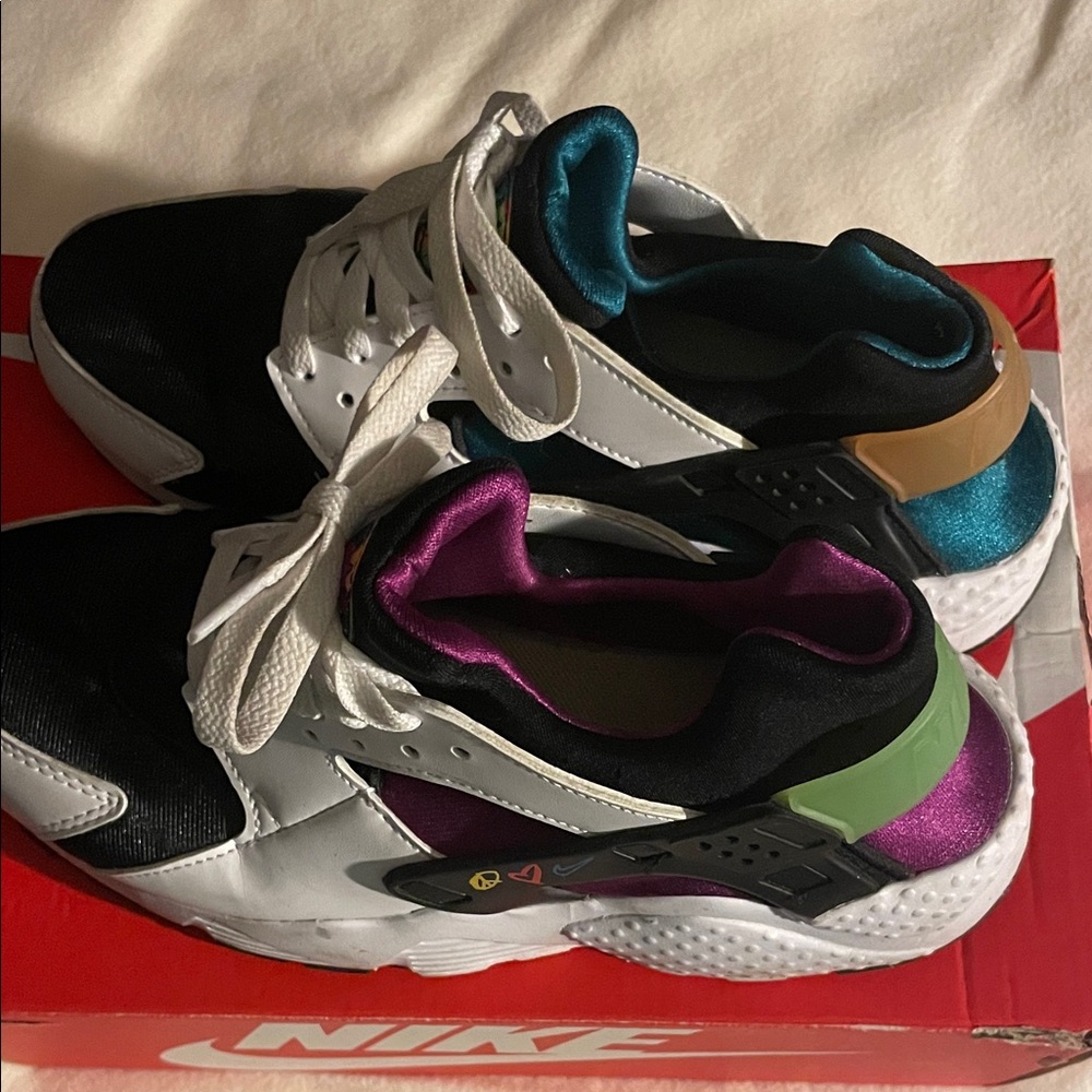 Nike Huarache Run (GS) Sneakers size 7